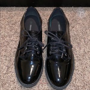 WOMENS BLACK PATENT LEATHER OXFORDS